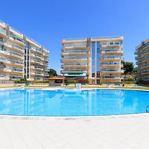Uhc Larimar Family Complex Apartment